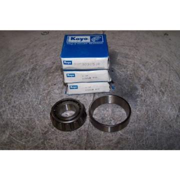 (3) NEW  30305JR TAPERED ROLLER BEARING LOT OF 3