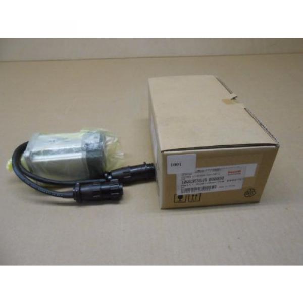 1 NIB BOSCH REXROTH MSM031C-0300-NN-M0-CH0 SERVO MOTOR 0.4KW 2.6A 2.6 AMP 106V #1 image