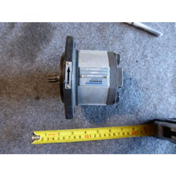 NEW MANNESMANN REXROTH GEAR PUMP 1PF2G2-40B/04 LRR19MR #1 image