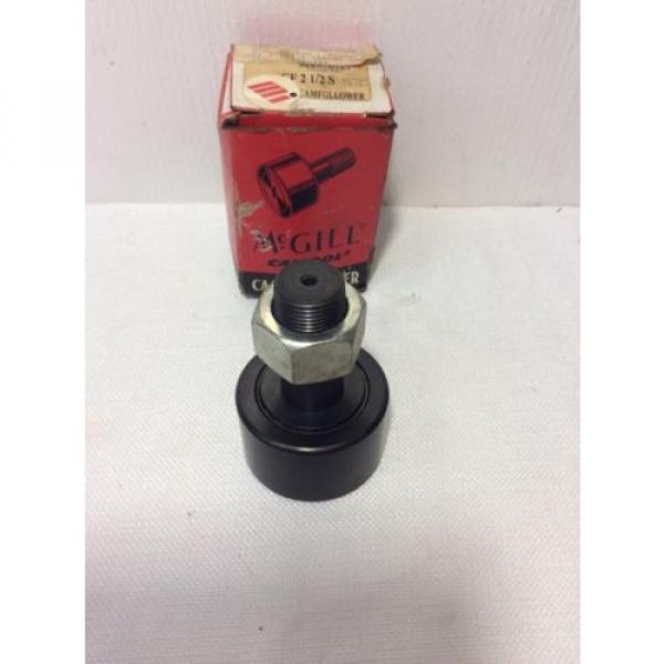 McGILL CF 2 1/2S Cam Follower NEW #1 image